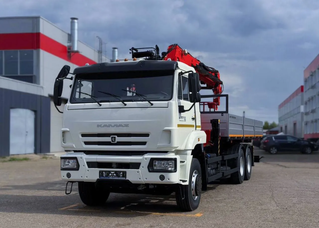 Бортовой грузовик КАМАЗ 65117 с КМУ Kanglim KS2056, 2025 ЗАВГАР