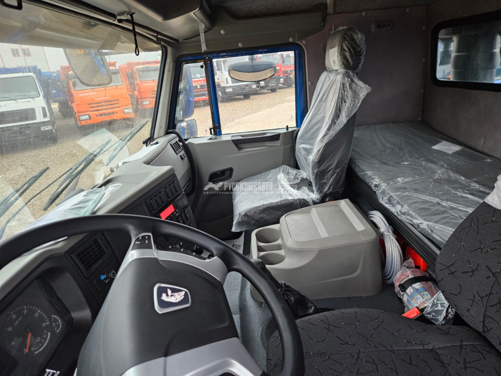 Бортовой грузовик КАМАЗ 65117 с КМУ Kanglim KS2056, 2025 ЗАВГАР